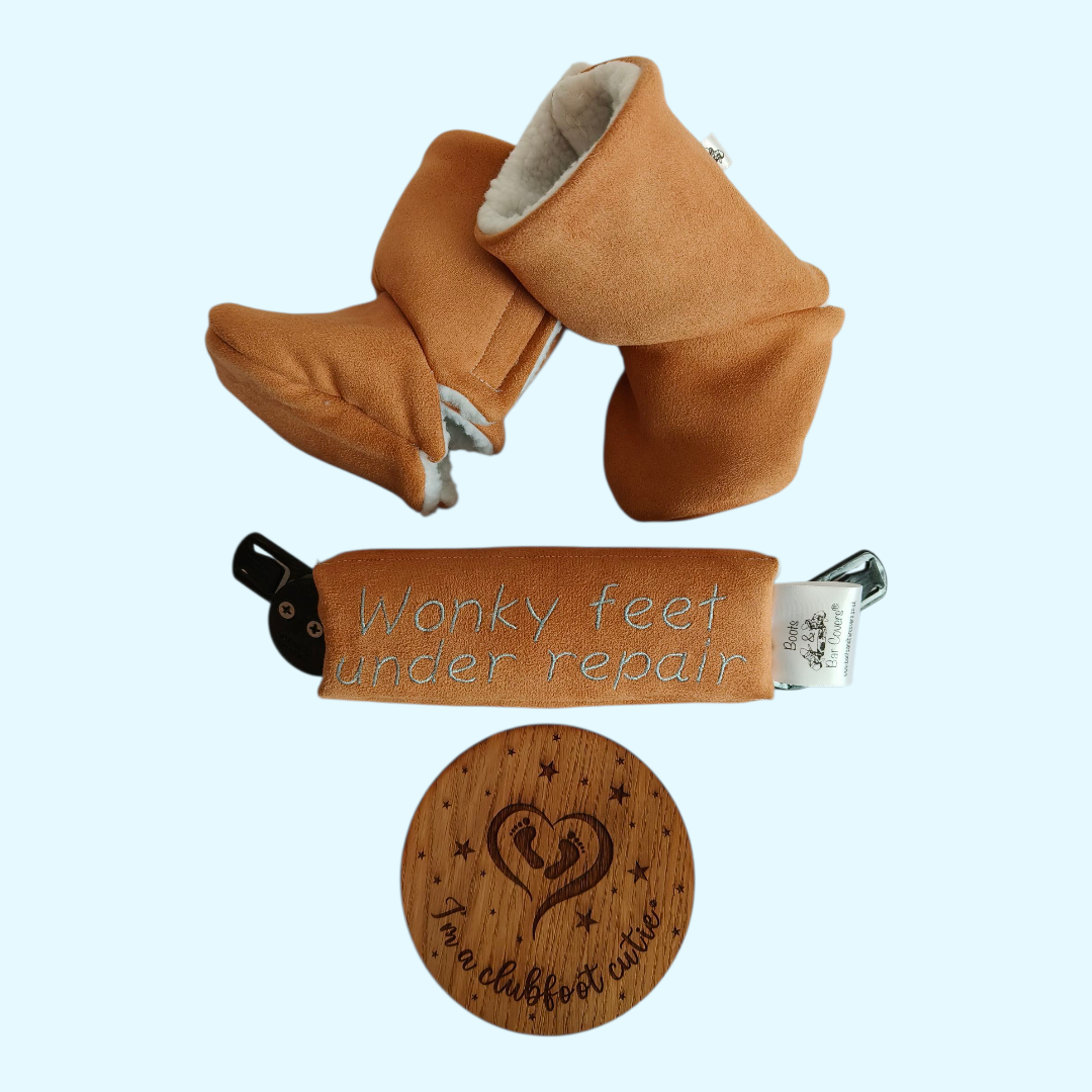 Clubfoot Matching Winter Boots & Bar set in Faux Suede