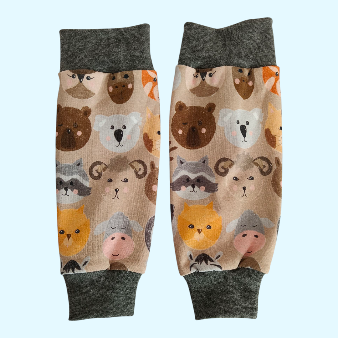 Cast cover leg warmer Autumnal animal heads