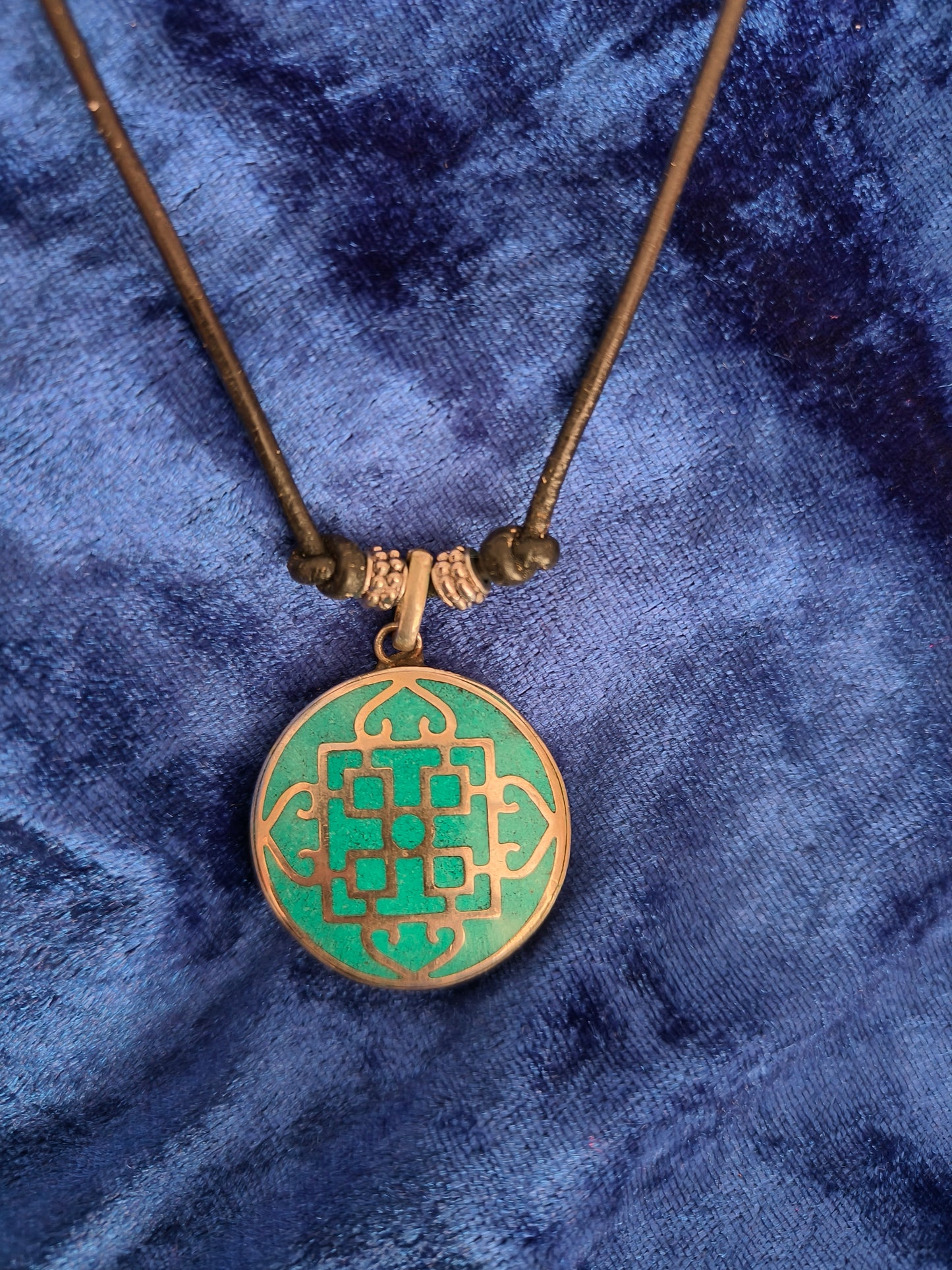 Nepalese silver/white metal turquoise pendant necklace 9" drop